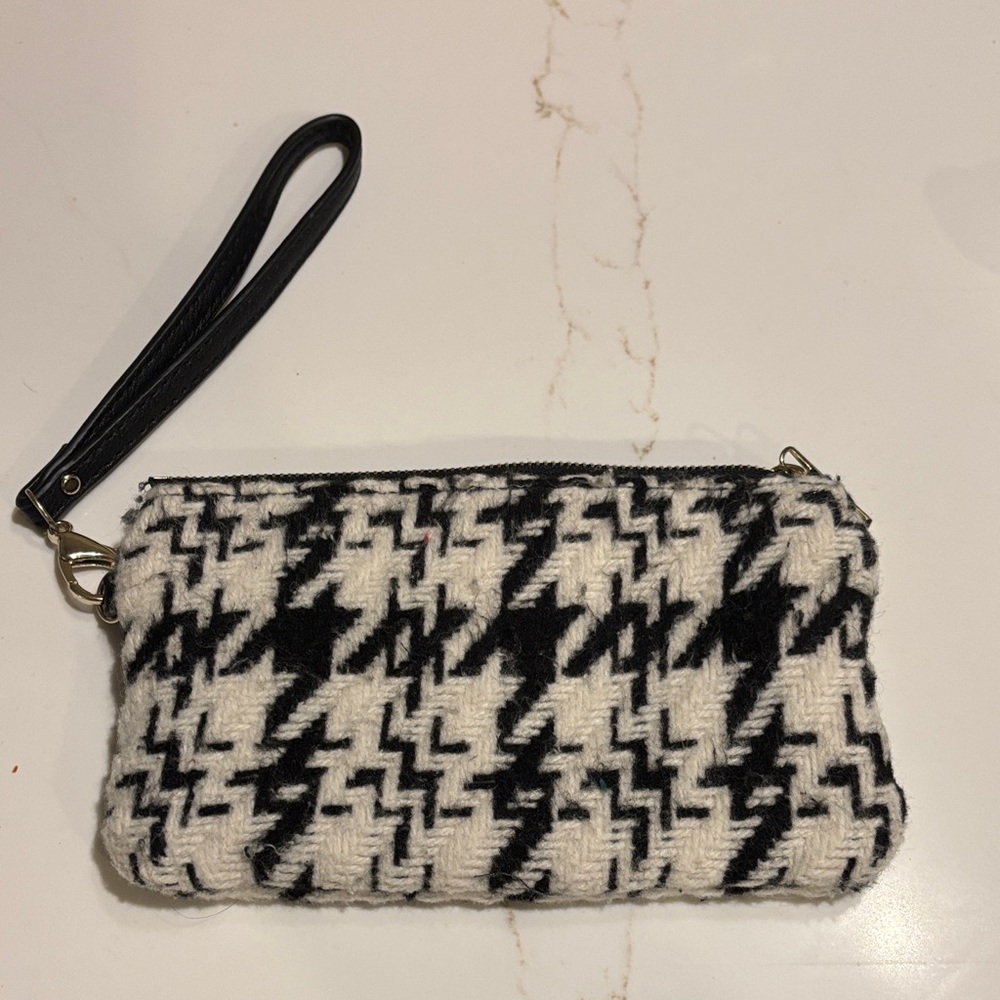 Black and White Houndstooth Clutch